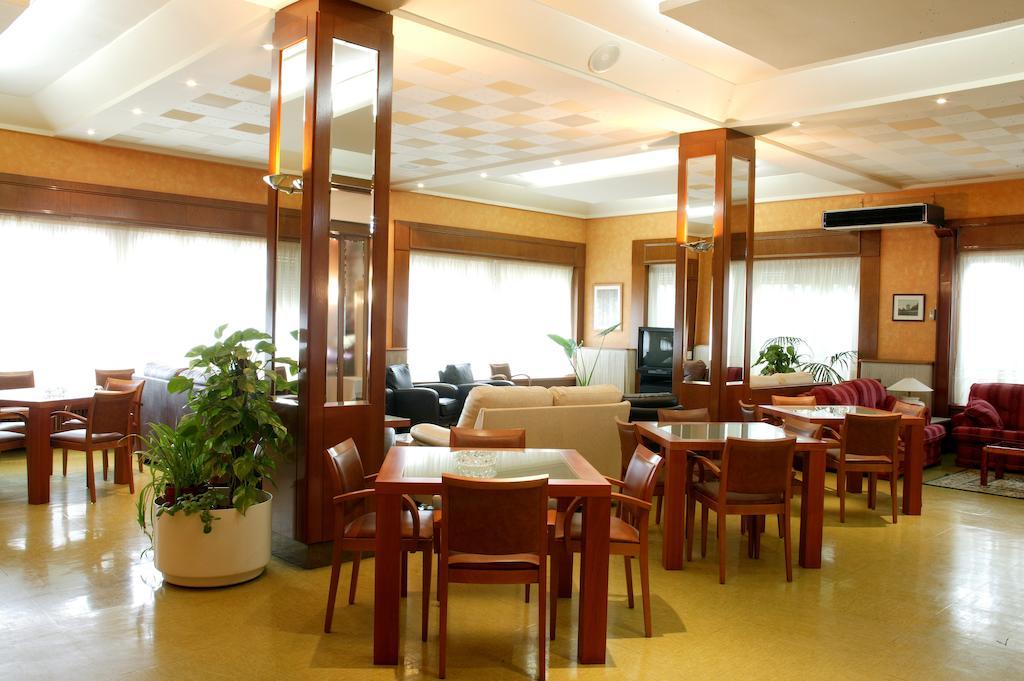 Hotel Los Rosales อันมานซา ภายนอก รูปภาพ